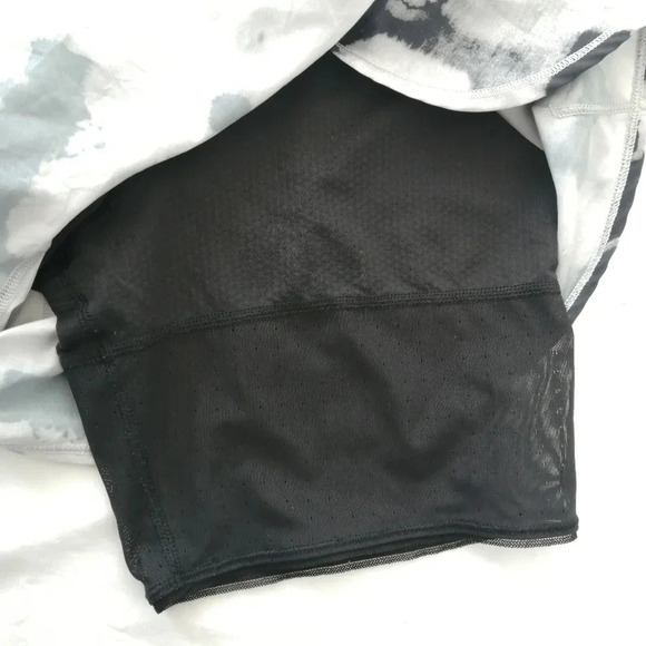 Lululemon Hot To Street Shorts with Mesh Under Layer BlacK White Ghost Weave 6 - Picture 10 of 16